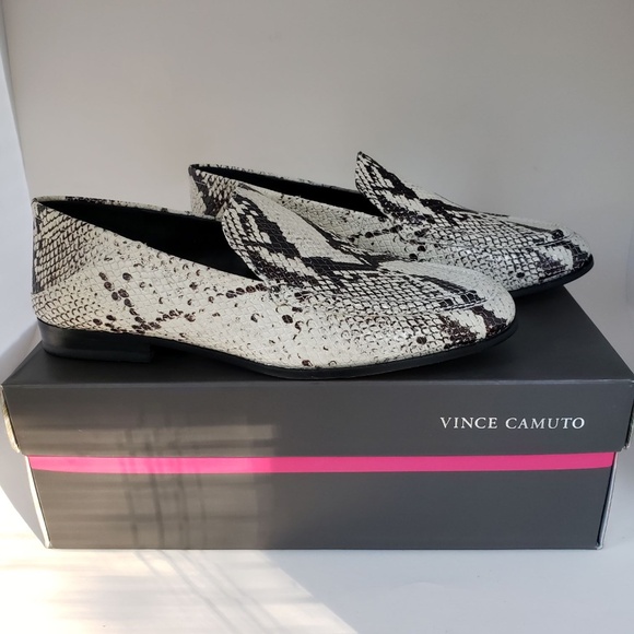 Vince Camuto women's snakeskin-style loafers size 7M - Picture 9 of 10